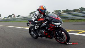 Aprilia RS 457 Full Review Video అప్రిలియా RS 457 డిజైన్, ఫీచర్లు, ఇంజిన్‌ పర్ఫామెన్స్‌ ఫుల్‌ రివ్యూ వీడియో