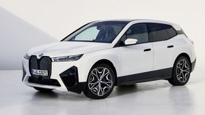 లగ్జరీ ఇంటీరియర్‌, అదిరిపోయే ఫీచర్లతో BMW iX xDrive50 ఈవీ లాంచ్‌.. ధర ఎంతంటే.!!