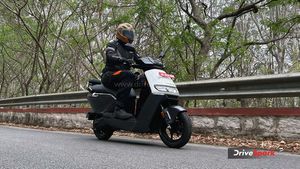 Ather Rizta Family E-Scooter Full Review ఏథర్‌ రిజ్టా ఫీచర్లు, డిజైన్, బ్యాటరీ ఫర్ఫామెన్స్‌ ఫుల్‌ రివ్యూ