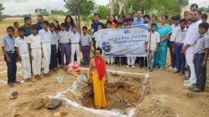 'కియా ఇండియా' మనసు చాలా గొప్పది.. అందరం కచ్చితంగా సెల్యూట్‌ చేయాల్సిందే!