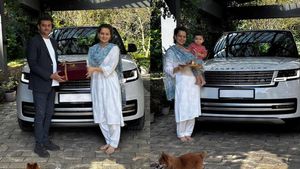 రూ.32 కోట్లకు ఇల్లు అమ్మి ఖరీదైన కారుని కొన్న బాలీవుడ్‌ బ్యూటీ, ఫోటోలు వైరల్‌!