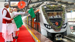 వందే మెట్రో సర్వీస్‌ వచ్చేసింది.. 5 గంటల్లో 300 కి.మీ ప్రయాణం, ప్రస్తుత మెట్రో కంటే 100 రెట్ల ఫాస్ట్‌ సర్వీస్‌