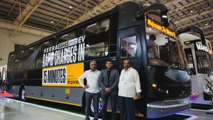 ప్రపంచంలోనే ఇలాంటి ఎలక్ట్రిక్‌ బస్‌ లేదు.. హైదరాబాద్‌-బెంగళూరు రూట్‌లోనే తొలి సర్వీస్‌!