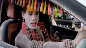 అఘోరి కారు చూశారా? లోపల అన్ని పుర్రెలు.. రిజిస్ట్రేషన్‌ నంబర్‌ కూడా లేదు, భయపెట్టే స్టిక్కరింగ్‌! 