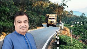  రోడ్డు యాక్సిడెంట్లను తగ్గించడానికి ఇకపై ఇవి తప్పనిసరి.. దీంతో భారత రోడ్లపై సురక్షితమైన ప్రయాణం.. 