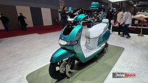  బజాజ్, ఓలా, టీవీఎస్, ఏథర్.. వీటిల్లో ఎవరి స్కూటర్‌లను జనం ఎక్కువగా  కొన్నారో తెలుసా? 