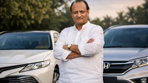  రాజకీయాల్లో ఆయన స్టైలే వేరు.. ఆయన వాడే కార్ల రేంజే వేరు.. అజిత్ పవార్ కార్ కలెక్షన్ ఇదే
