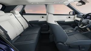 రూ.7.99 లక్షలకే పట్టణాల్లో ఉండే వారికి బెస్ట్ కారు.. రోడ్డుపై వెళ్తుంటే అందరి చూపు మీపైనే 