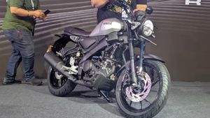 ఈ బైక్ పెట్రోల్‎తో కాదు మామ..క్రేజ్‎తో నడుస్తుంది..స్టాక్ లేదన్నా షోరూమ్స్ వద్ద పడిగాపులు కాస్తున్న జనం