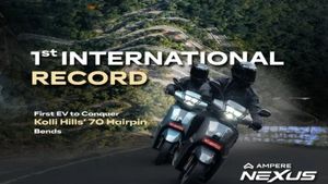 కళ్లు తిరిగే ఎత్తులు, ఊహించని మలుపులు, అనుకోని ప్రమాదాలు.. అన్నింటినీ జయించిన స్కూటర్ 