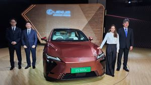 ఇదెక్కడి కొత్త కారు భయ్యా.. బయట చూస్తే ఒకలా, లోపల చూస్తే మరో లెవెల్! ఇంత స్టైల్ ఎక్కడ చూసాం? 