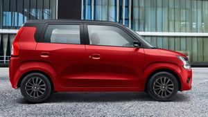 డాక్టర్లు, ఇంజనీర్లు ఎక్కువగా కొనేది ఇదే.. 1999 నుంచి హిట్ కారు, రూ.4.98 లక్షలు, 34 కి.మీ మైలేజ్ 