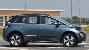 ట్యాక్సీ డ్రైవర్లకు పండగే.. ఎంజీ విండ్సర్ కమ్యూట్ వచ్చేసింది.. సింగిల్ ఛార్జ్‌తో 332 కి.మీ రేంజ్