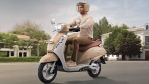 స్కూటర్ అంటే ఇదేరా బాబూ.. ఏకంగా 90కిమీ మైలేజ్.. అదిరిపోయే ఫీచర్లు.. ఇక కొనకుండా ఉంటారా ? 