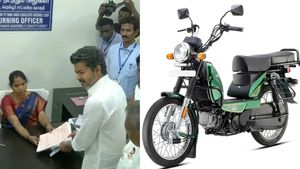 విజయ్ దగ్గర TVS XL.. అందరూ షాక్! అఫిడవిట్ బయటపెట్టిన అసలు నిజం.. ఇది నిజంగానే ఊహించలేదు! 