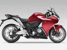 हीरो को पछाड़ कर नंबर वन बनना चाहती है होंडा