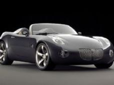 जनरल मोटर्स ने हड़ताली श्रमिकों को दी नौकरी से निकालने की धमकी