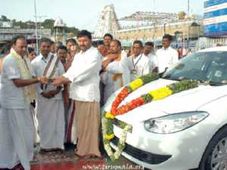 भगवान के लिए लग्‍जरी कार