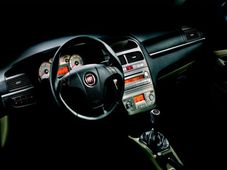 नई फिएट लीनीया का शानदार इंटीरियर