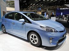 टोयोटा ने पेश किया प्रॉयस का नया मॉडल