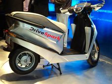 बेहतरीन स्‍कूटर है नई टीवीएस क्‍यूब