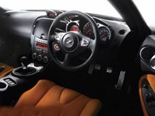 शानदार इंटीरियर और सुरक्षा तकनीकी से लबरेज निसान 370 जी