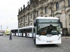 दुनिया की सबसे बड़ी बस, बैठ सकते हैं 256 यात्री