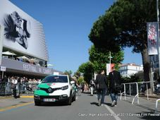 रेनाल्‍ट ने कान्‍स में पेश की शानदार कार