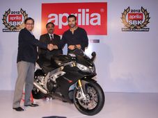 जॉन अब्राहम को मिली ये शानदार बाइक