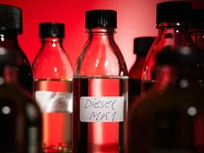 भारत में डीजल की कीमतें अंतरराष्‍ट्रीय दामों के बराबर