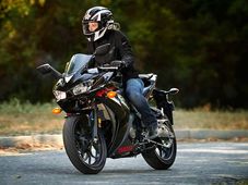 यामहा कल बाजार में उतारेगी अपनी शानदार बाइक वाईजेडएफ-आर3