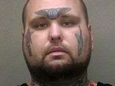 दीवानगी : मिलिए दुनिया के सबसे बड़े कार टैटू गुदवाने वाले इन असली दीवानों से 