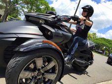 ये है तीन पहिये और 20 लाख की कीमत वाली मोटरसाइकिल, लंबे रस्‍ते भी काट देती हैं हंसते-हंसते