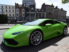 WOW : इस स्‍पेशल लैम्बोर्गिनी कार की 1 घंटे ड्राइव के लिए चुकाने होते हैं 33 हजार 458 रुपये ! 