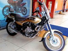 अब डेजर्ट गोल्‍डेन कलर में भी मिल सकेगी 220 सीसी वाली यह बजाज एवेंजर क्रूज़ बाइक