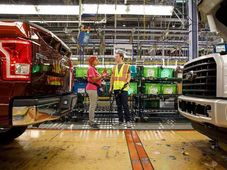 Facebook के संस्थापक ने किया Ford Plant का दौरा, जानिए क्यों? 