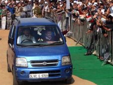 आखिरकार इस जगह पर मिली दिल्ली के मुख्यमंत्री केजरीवाल की कार