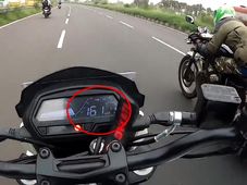 बजाज डोमिनार और रॉयल एनफील्ड 750सीसी के बीच हुई यह रेस, जानें कौन बना विजयी?
