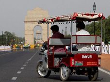 ई-रिक्शे पर केन्द्र सरकार का खुद साथ नहीं दे रहे भाजपा शासित राज्य