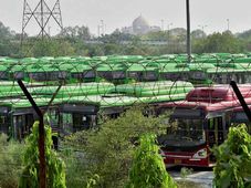 राजधानी दिल्ली को प्रदुषण से मुक्ति के लिए चाहिए 10 हजार बसें