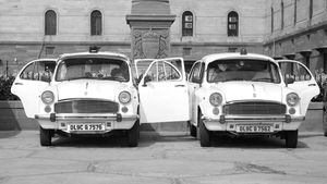 वो 10 कारें जिन्होनें दशकों तक किया देश की सड़कों पर राज, कुछ तो आज भी हैं बेताज बादशाह 