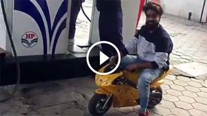 इस मिनी डुकाटी को देख सब हैरान रह गए - देखें विडियो