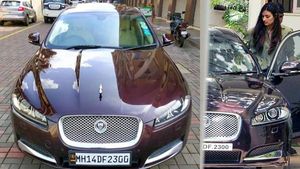 आथिया शेट्टी की लग्जरी जगुआर सेल पर - कीमत महज 25 लाख