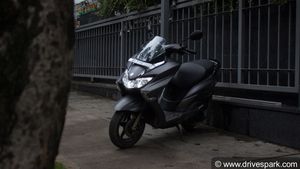Suzuki Burgman Street रिव्यू: देश का पहला मैक्सी स्कूटर