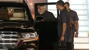 टोयोटा लैंड क्रूजर बनी पीएम नरेंद्र मोदी की नई सवारी, पिछले पांच सालों में बदली हैं चार गाड़ियां