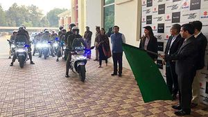 गुरुग्राम पुलिस ने अपने बेड़े में जोड़े 10 सुजुकी जिक्सर एसएफ 250, देखें तस्वीरें