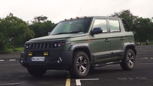 पति ने पत्नी को गिफ्ट की महिंद्रा की यह शानदार मॉडिफाइड कार, देखें वीडियो