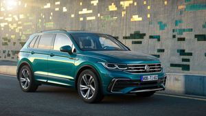 2021 Volkswagen Tiguan Facelift Revealed: फॉक्सवैगन ने नई टिगुआन फेसलिफ्ट का किया खुलासा