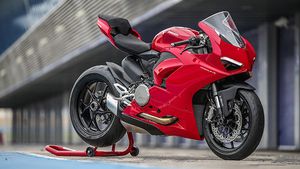 Ducati Panigale V2 Pre-Booking Started: डुकाटी पानीगाले वी2 की बुकिंग शुरू, जल्द होगी लॉन्च