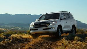 Toyota Land Cruiser Facelift Soon To Launch: टोयोटा लैंड क्रूजर फेसलिफ्ट जल्द होगी लाॅन्च